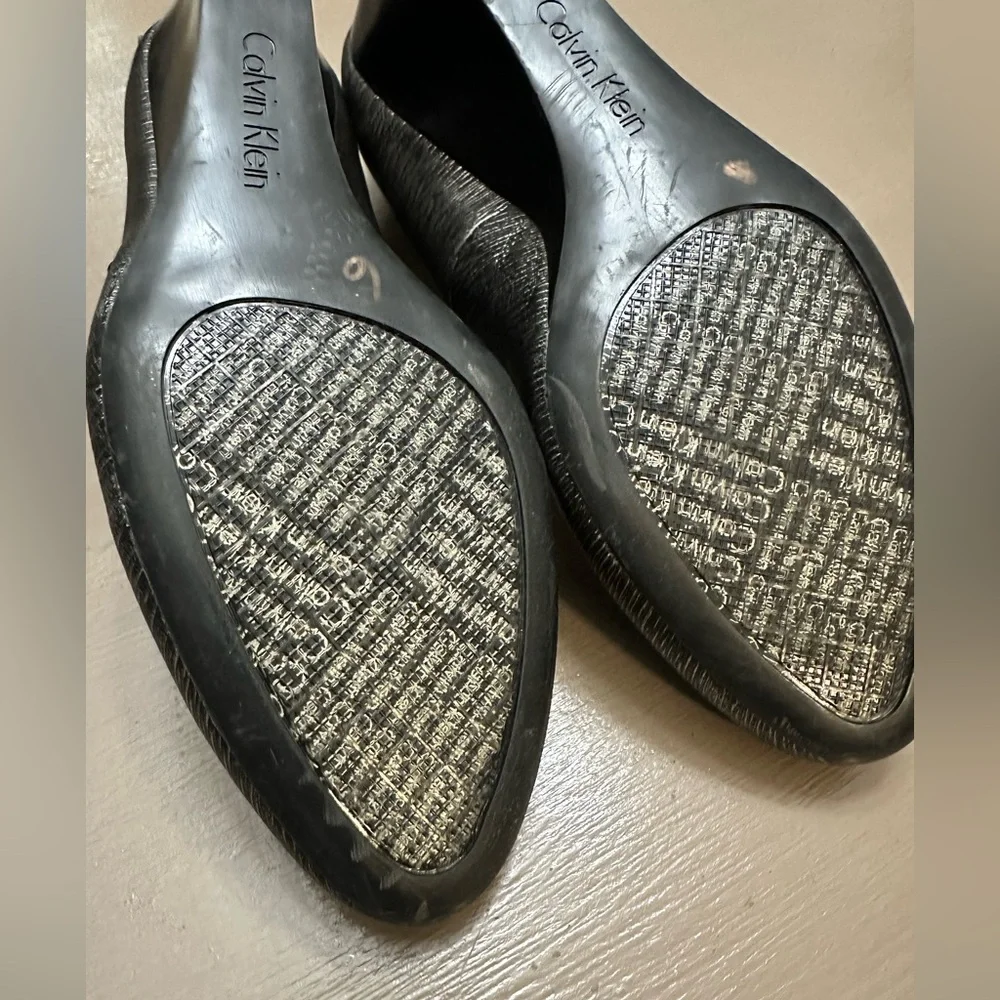 Calvin Klein Wedge Pumps Saxton Metallic Silver Textured Comfort Sole Womens 10M